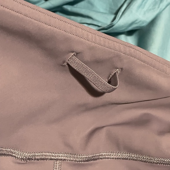 LULULEMON FAST AND FREE HIGH RISE RISE TIGHT 25” - Picture 5 of 5